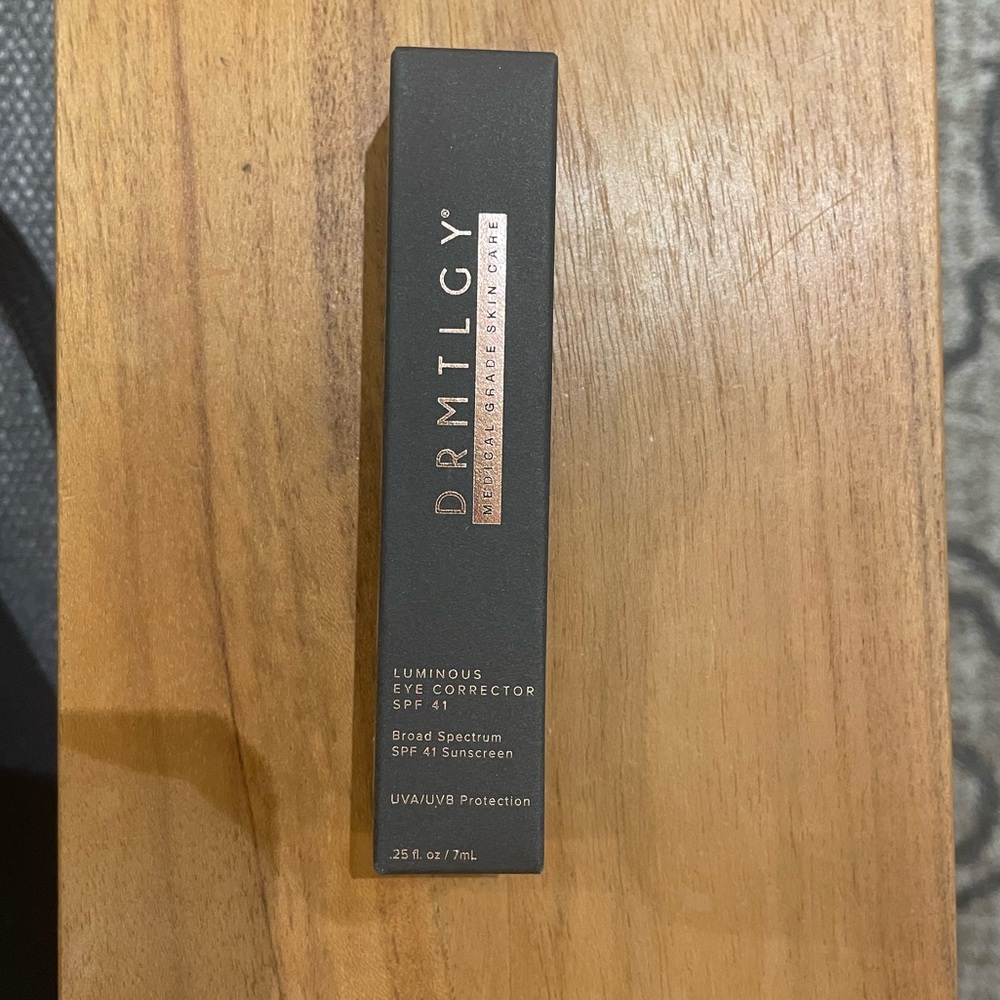 Drmtlgy Luminous Eye corrector in Tan. New in Box